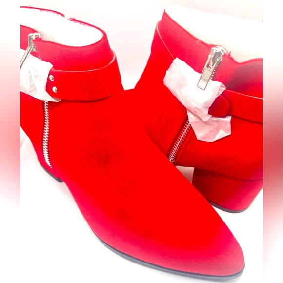 Journee Lavra Ankle Bootie “Red” - Picture 2 of 7